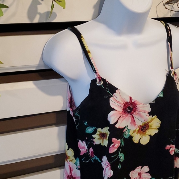 TEN SIXTY SHERMAN tank.       #1318 - Picture 3 of 6